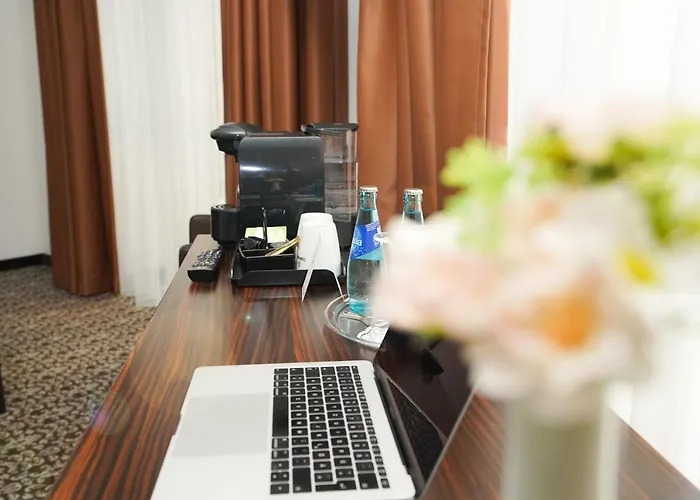 Отель The Atrium Франкфурт-на-Майне