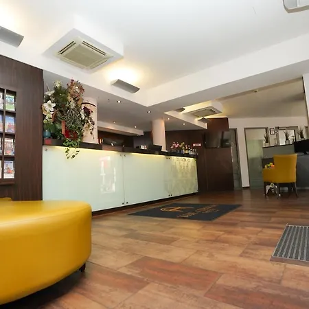 酒店 中庭酒店 4*