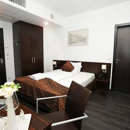 Hotel The Atrium 4*