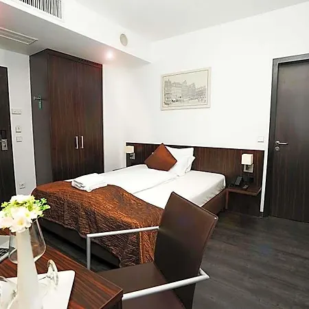 Hotel The Atrium 4*