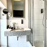 Hotell The Atrium 4*