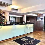 The Atrium 4*