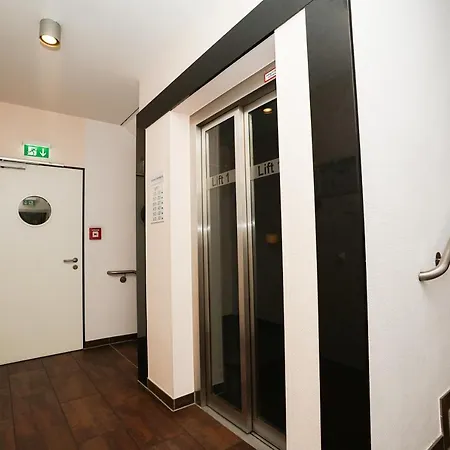 The Atrium 4*